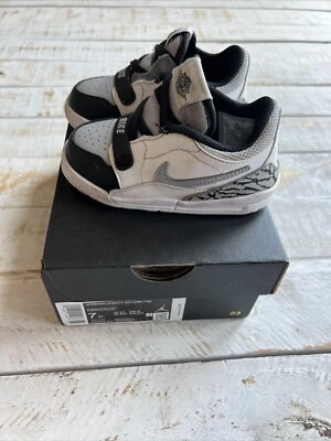 Jordan Legacy 312 Low Toddler 7c blanco/negro-gris lobo Foto 1 de 4