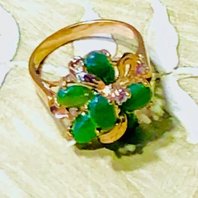 Anillo para mujer relleno de oro talla 6 esmeralda y piedra transparente de tienda hawaiana cerrada Foto 1 de 4