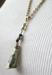 Ancien Collier chaine couleur or pendentif émail cloisonné bijou vintage 2325 - Picture 1 of 3