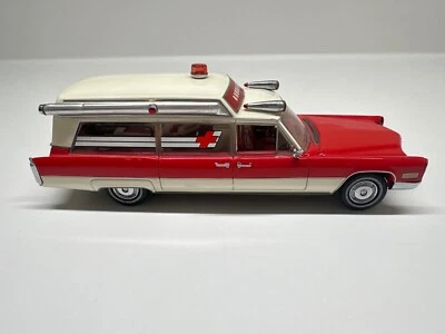 NEO MODELS Cadillac S&S Ambulance 1966 1:43 - Image 1 of 4