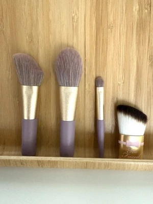 New Travel Size 4 Piece  Makeup Brush set Brush Too faced contour blush brush - Image 1 of 3
