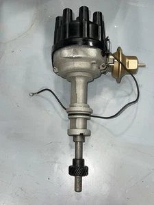 Ford MOTORCRAFT 12127 D0ZF-12131-A 302 DISTRIBUTOR Points,Cond & Cap FREE SHIPNG - Picture 1 of 8