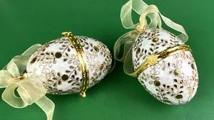 Lot of 2 Porcelain Enameled Christmas Egg Ornaments Trinket Box - Picture 1 of 7