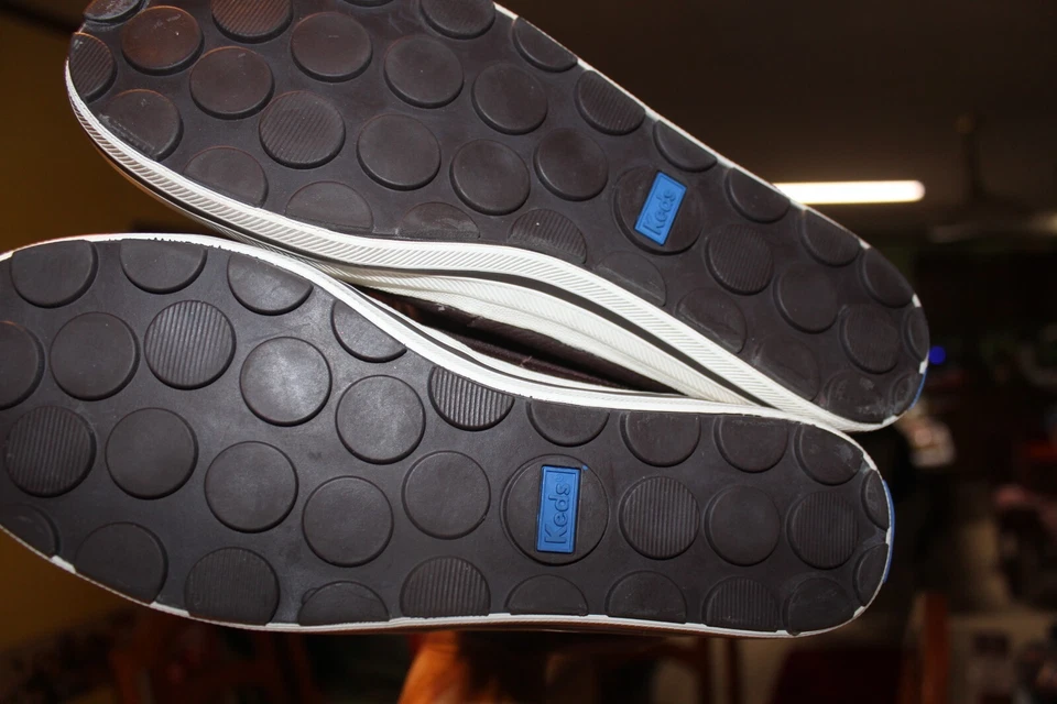 KEDS FAUX FUR LINED BOOTS-SIZE 8 - Image 1 of 4