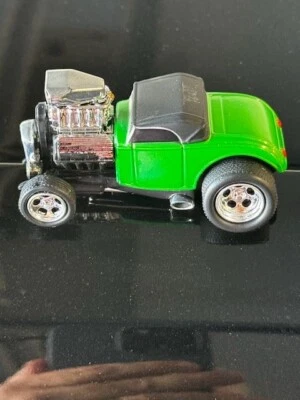 Muscle Machines 1932 Ford Roadster 1/64 DIECAST - 32 STREETROD BLOWER - GREEN - Image 1 of 4