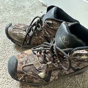 Real Tree Camo Print Hiking Boot Boys Mid Rise Size 4 - Picture 1 of 5