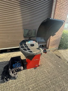 John Bean Wheel Balancer - JohnBean B400L - Picture 1 of 23