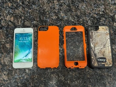 Apple iPhone 5 A1429 READ DESCRIPTION - Image 1 of 4