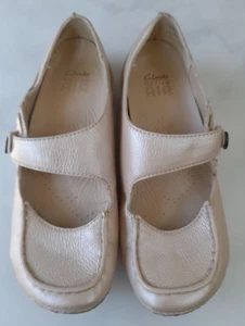 CLARKS ACTIVE AIR SIZE 5½/38.5 BEIGE LEATHER WEDGE SHOES GOOD COND'N FREE P&P - Picture 1 of 10