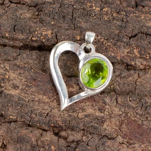 Peridot Gemstone Handmade 925 Sterling Silver Jewelry Pendant Gift For Wife - Picture 1 of 3