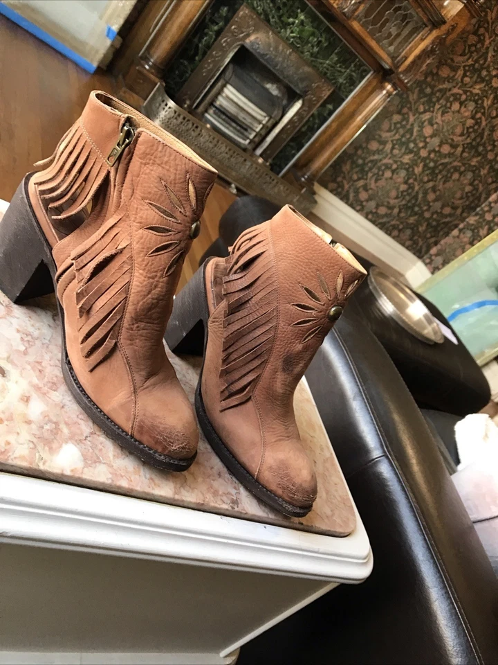 Botas femininas Old Gringo marrom com miçangas salto bloco zíper lateral tornozelo tamanho 7B - Imagem 1 de 4