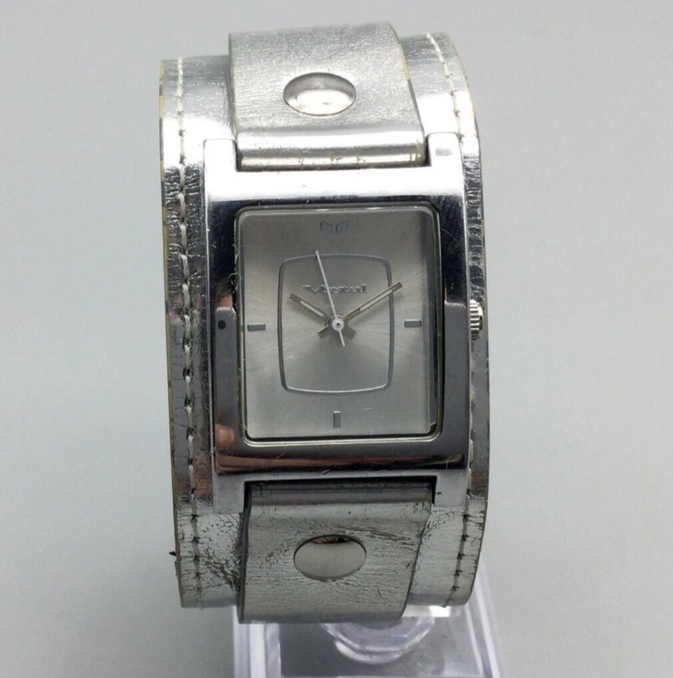 Reloj Vestal Tank Mujer 24mm Metálico Tono Plateado Puño Correa Cuero Batería Nueva Foto 1 de 4