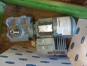 SEW Eurodrive S47 DT71D4 BMG MM03 TH 0,37KW 50HZ S47 DT71D4/BMG/M nuevo stock antiguo - Imagen 1 de 14