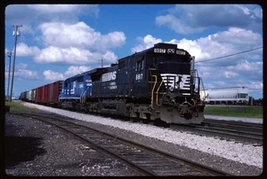 Original Rail Slide - NS Norfolk Southern 8817+ Toledo OH 8-1999 - Picture 1 of 1
