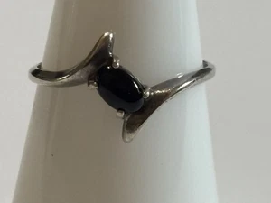 Anillo vintage de plata de ley y piedra de ónix negro en talla 7,75 - Imagen 1 de 7