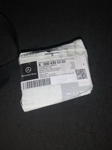 Mercedes Benz Genuine Front Brake Pads W204 W207 C class - Picture 1 of 1