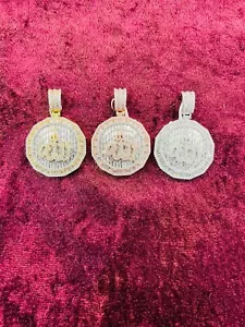 14k Gold Oberfläche Arabisch Allah Medaillon Hip Hop simuliert CZ Anhänger mit Seil Chai - Bild 1 von 3