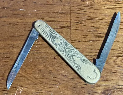 Navaja de Bolsillo Schrade Art Deco 2 Hojas Caballeros Tono Dorado con Diseños Grabados Foto 1 de 4