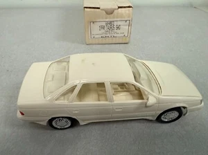 ERTL AMT 1990 Ford Taurus SHO Dealer Promo Model 1:25 White 6048EO - Picture 1 of 4