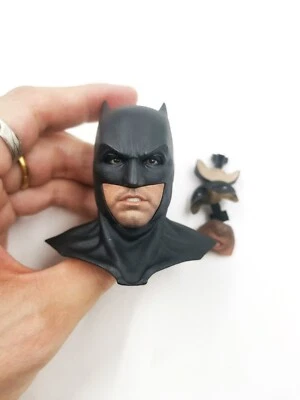 Figura coleccionable 1/6 cabeza enmascarada usada HT MMS455 Hot Toys Batman Liga de la Justicia Foto 1 de 3