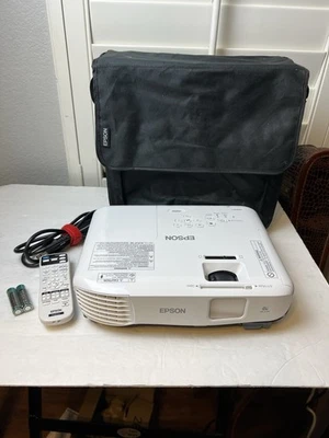 Epson VS250 3LCD Portable Projector 3200 Lumens HDMI HD 237  Hours With Remote - Image 1 of 4