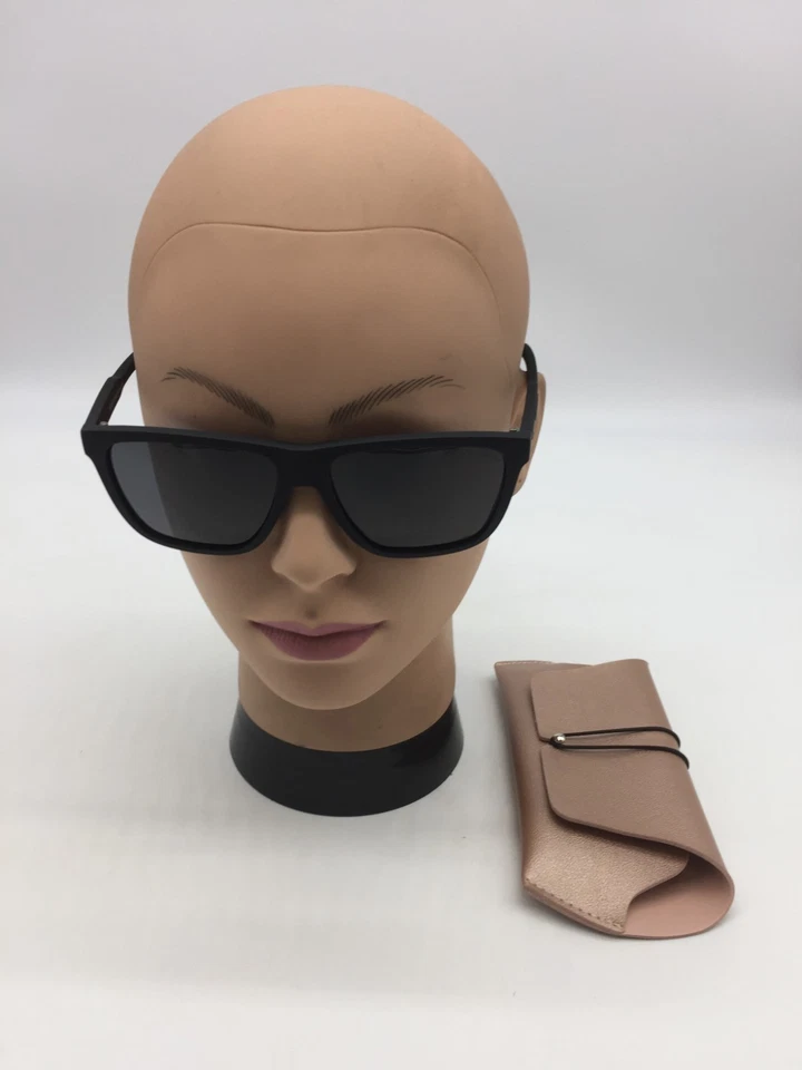 Gafas de sol de moda con montura negra mate de diseñador Lacoste 56-16-143 lentes negras Foto 1 de 4