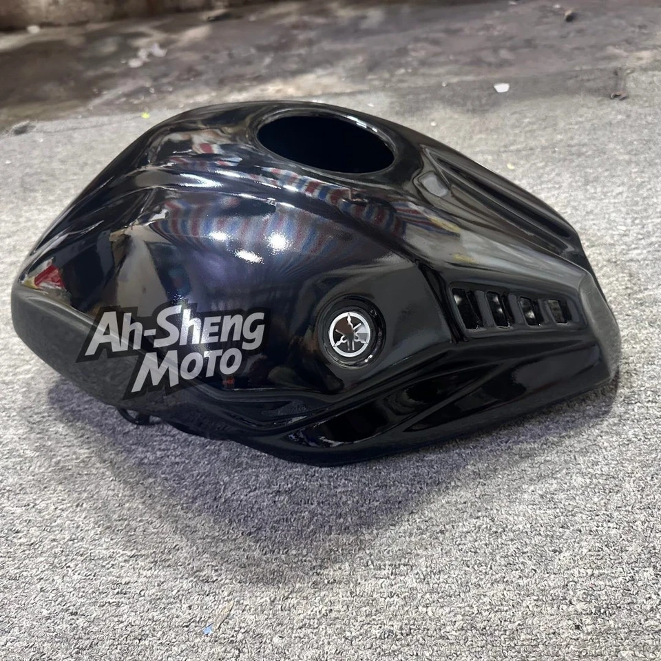 Cubierta del tanque de combustible negro brillante para Yamaha YZF R3 R25 2015-2018 Foto 1 de 4