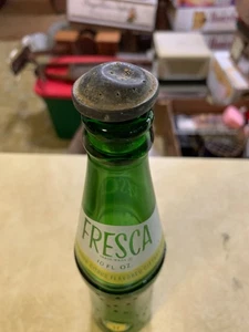 Rociador de botellas de alta resistencia vintage de los años 40-50 con tapa planchado pre-vapor de metal - Imagen 1 de 2