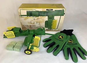 1/16 John Deere 24-T Square Hay Baler in Original Ice Cream Box with JD Gloves - Picture 1 of 18