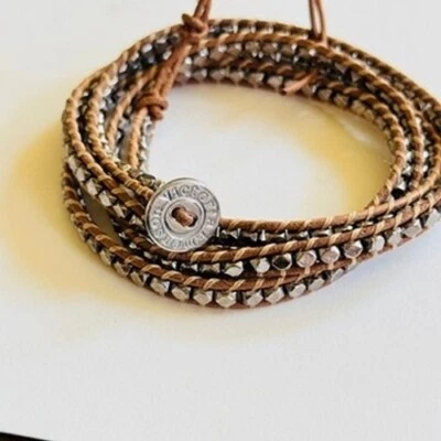PULSERA ENVOLVENTE DE CUERO Victoria Emerson Cuentas de Pirita Plata Diseñador Cuentas 38" Foto 1 de 4
