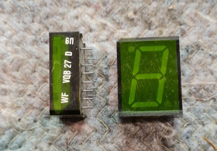 RFT VQB 27 F Siebensegmentanzeige LED Hell DDR - Image 1 of 1