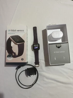 Rastreador de actividad Fitbit Versa 2 - Burdeos/Rosa de cobre usado ENVÍO GRATUITO Foto 1 de 3
