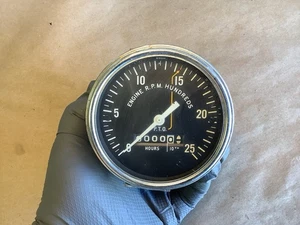 Drehzahlmesser Betriebsstundenzähler für Case 930 2500 U/min A33483 (passt vielleicht auf andere Modelle) - Bild 1 von 5