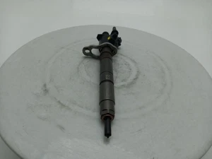 VOLVO V40 Fuel Injector 2012-2020  - Picture 1 of 6