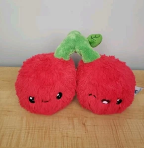 "Juguete de peluche aplastable comida reconfortante cerezas cereza grande de 15"" de ancho guiñando un ojo" - Imagen 1 de 9