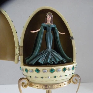 Vintage Barbie Empress of Emeralds Resin Ei Spieluhr 2000 Avon Mattel - Bild 1 von 19