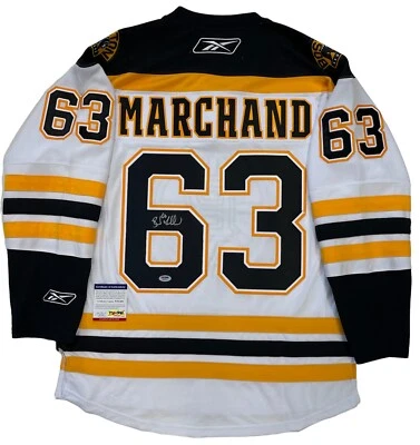 BRAD MARCHAND SIGNED 2011 BOSTON BRUINS RBK STANLEY CUP JERSEY PSA/DNA COA LARGE - Image 1 of 4