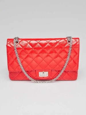 Bolso de Hombro CHANEL Clásico Doble Solapa Charol/Acolchado Mediano Cuero Rojo Foto 1 de 4