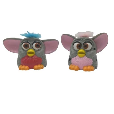 Lote de 2 figuras de juguete gris McDonalds Furby ojos de plástico de 3" se mueven rosa rojo azul Foto 1 de 4