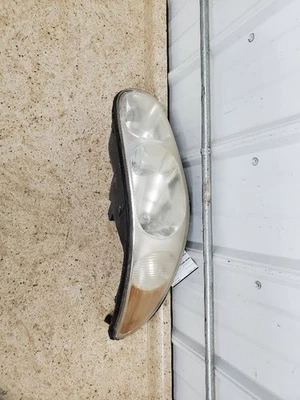 Driver Left Headlight Custom Thru 9/19/04 Fits 00-05 LESABRE 302443 - Imagem 1 de 4