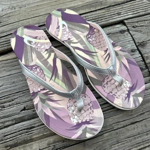 Sandalias OluKai Ho'Opio Hau plateadas piña talla 7 usadas en excelente estado para mujer - Imagen 1 de 10