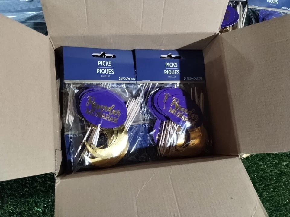 Ramadan Picks  225 PCS Of 3 3/4" Paper Foil Hot-Stamped Paper w/ wood picks - Image 1 of 4