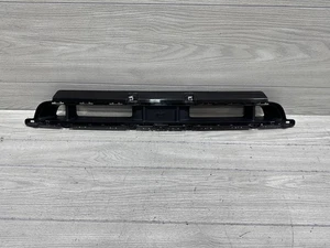 2019-2021 Jeep Renegade front bumper center grill insert 735676893 - Picture 1 of 12
