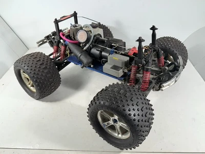 TRAXXAS T-MAXX 2.5 NITRO MONSTER TRUCK 1/10 4x4 w/ 2.5 ENGINE, SLIDER PROJECT - Image 1 of 4