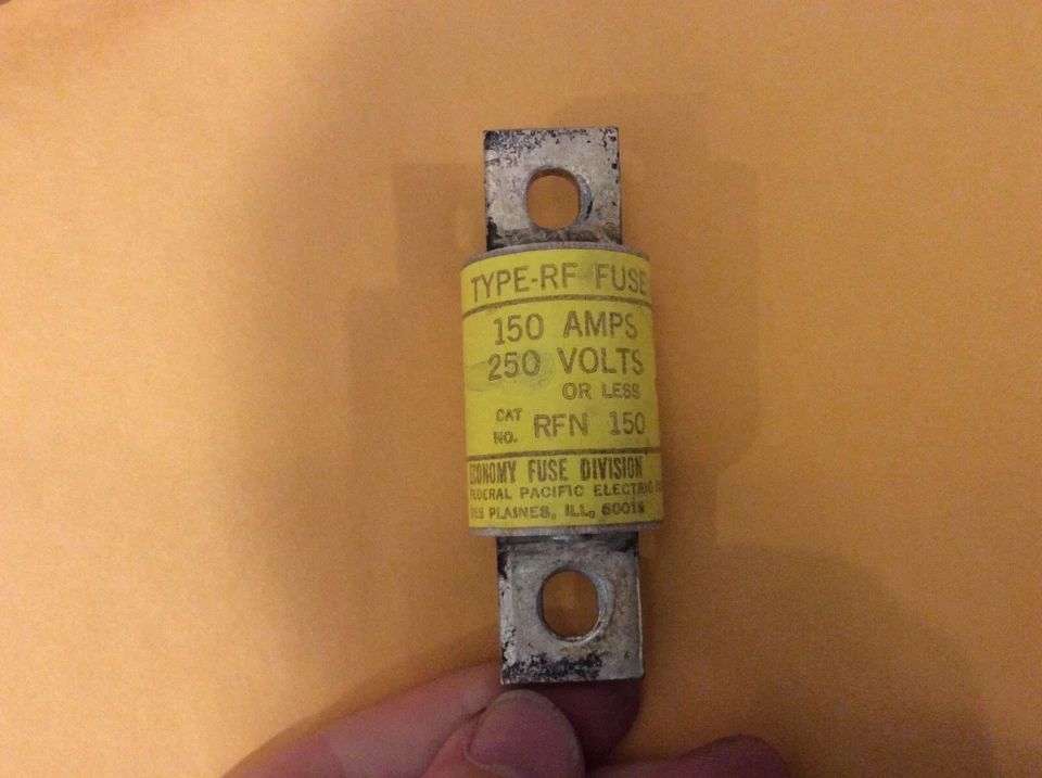 FEDERAL PACIFIC ELECTRIC RFN 150 FUSIBLE TIPO RF 150 AMPERIOS 250 VOLTIOS  Foto 1 de 1