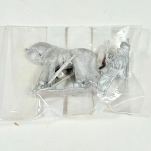 Personaggio Sconosciuto Metallo Marca Wargaming Gaming Non Verniciato Nuovo Cavallo e Cavaliere - Foto 1 di 4