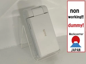 【Factice !】 Téléphone portable SANYO W33SAII (couleur blanc) au-japon qui ne fonctionne pas - Photo 1 sur 4