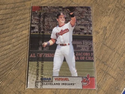 1999 Topps Finest #74 Omar Vizquel Nmmt - Image 1 of 3