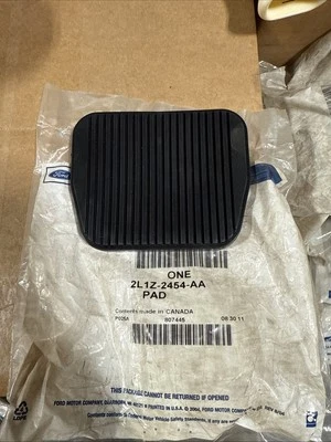 🔥 Almohadilla OEM Ford 2L1Z-2454-AA - Pedal Expedition Lincoln Navigator 2003-2008 Foto 1 de 4