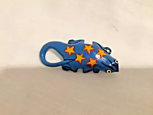 Lizard Pin Painted Blue with Stars that are Yellow and Red Wood - Picture 1 of 7